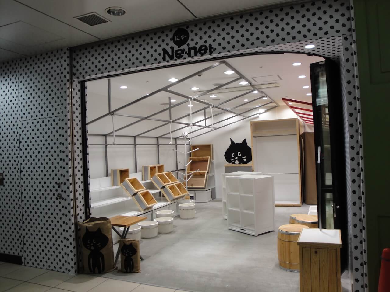 ネネットにゃーエチカ池袋店の製作時の様子